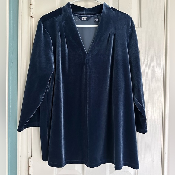 Lands’ End Blue Velour V-Neck Top size 1X - Picture 1 of 3